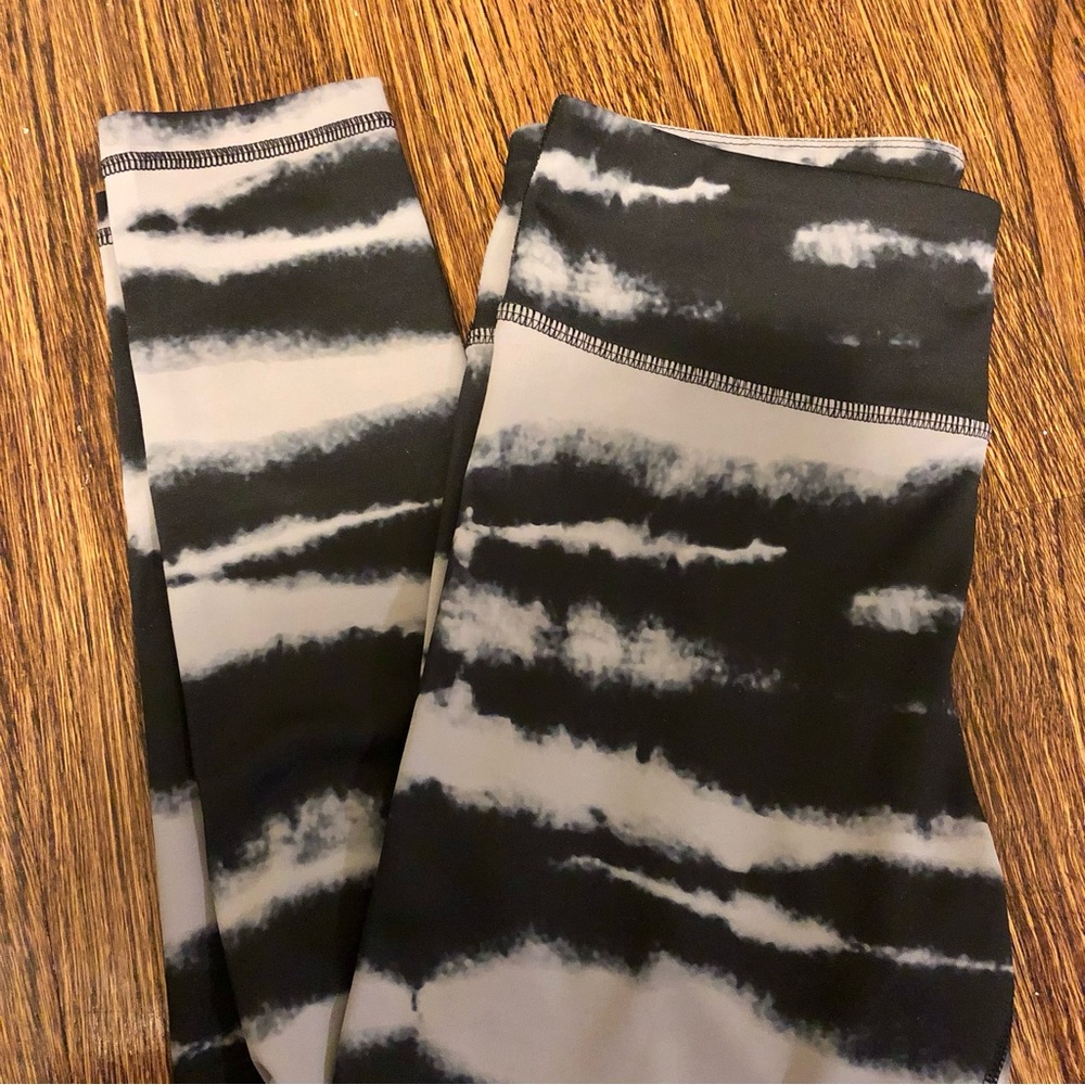 Express small EXP Core Performance Leggings